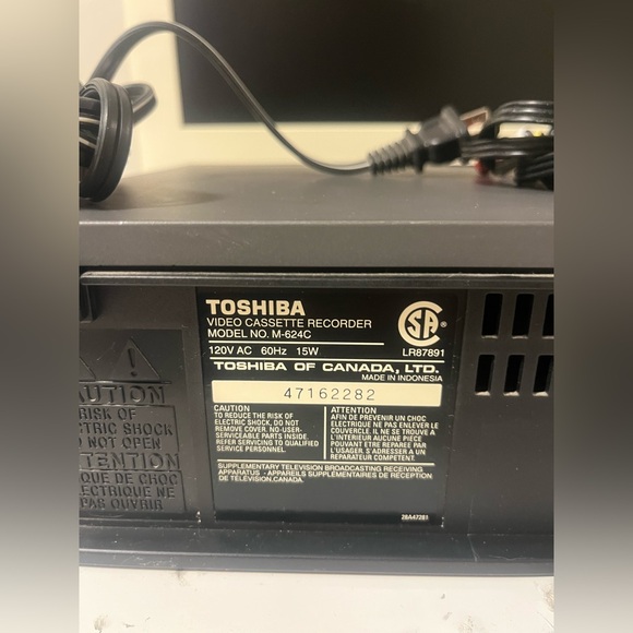 Toshiba M-624 VCR Video Cassette Recorder VHS Player w/ Remote And Cable TESTED - Picture 8 of 10